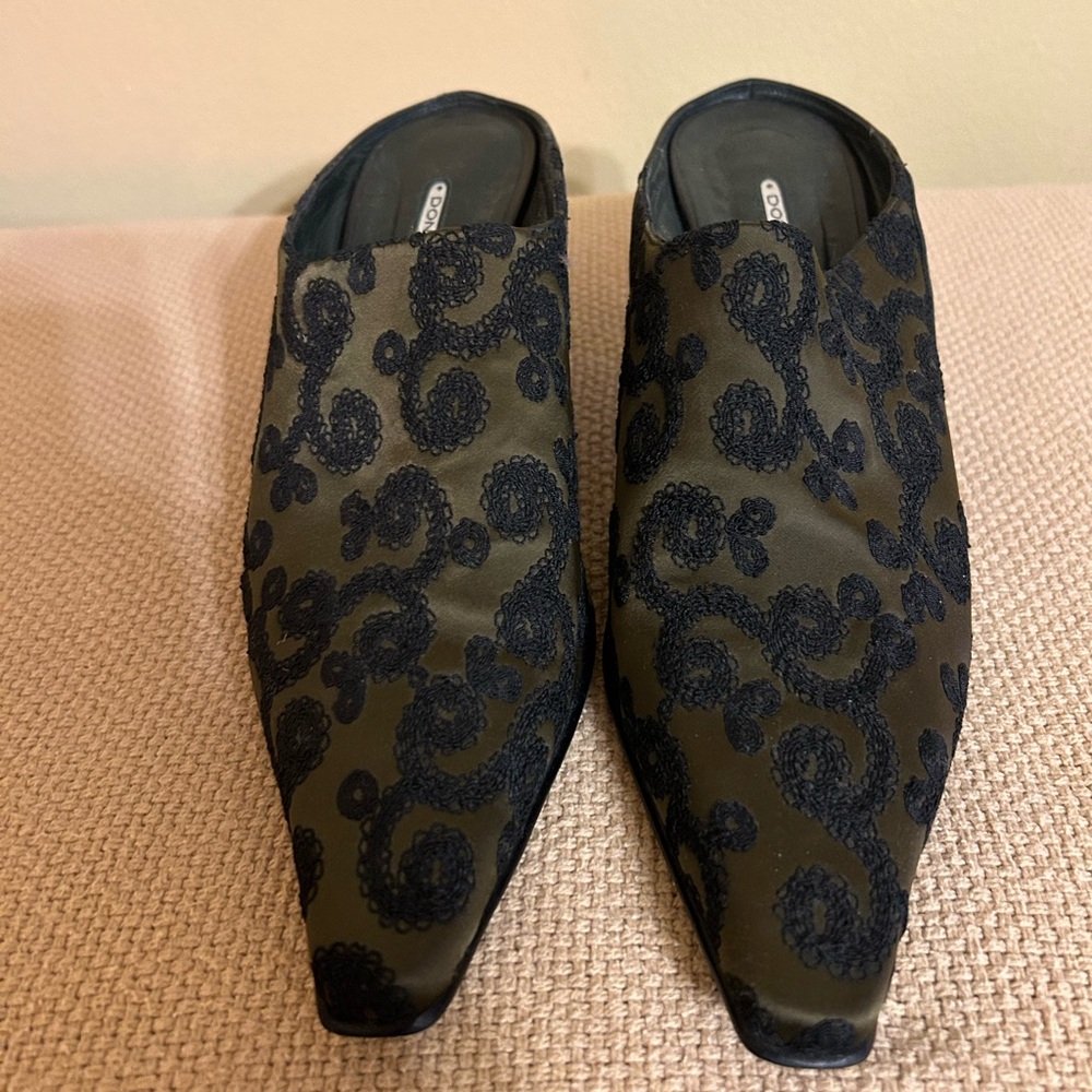 Donald J Pliner mules olive green with leather trim